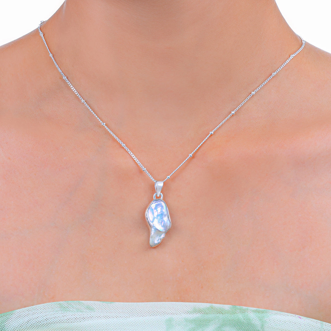 Natura Pearl Biwa Pendant