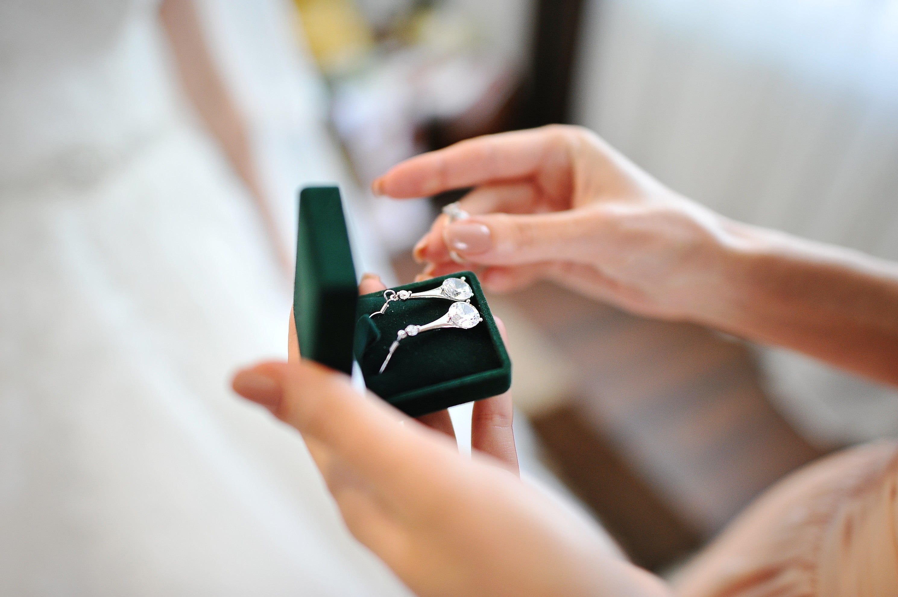 DIY Jewelry Care: How to Make Your Silver Jewellery Sparkle Like Brand New